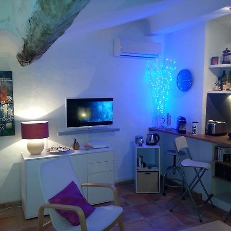 Suquet26 Apartment Cannes Bagian luar foto