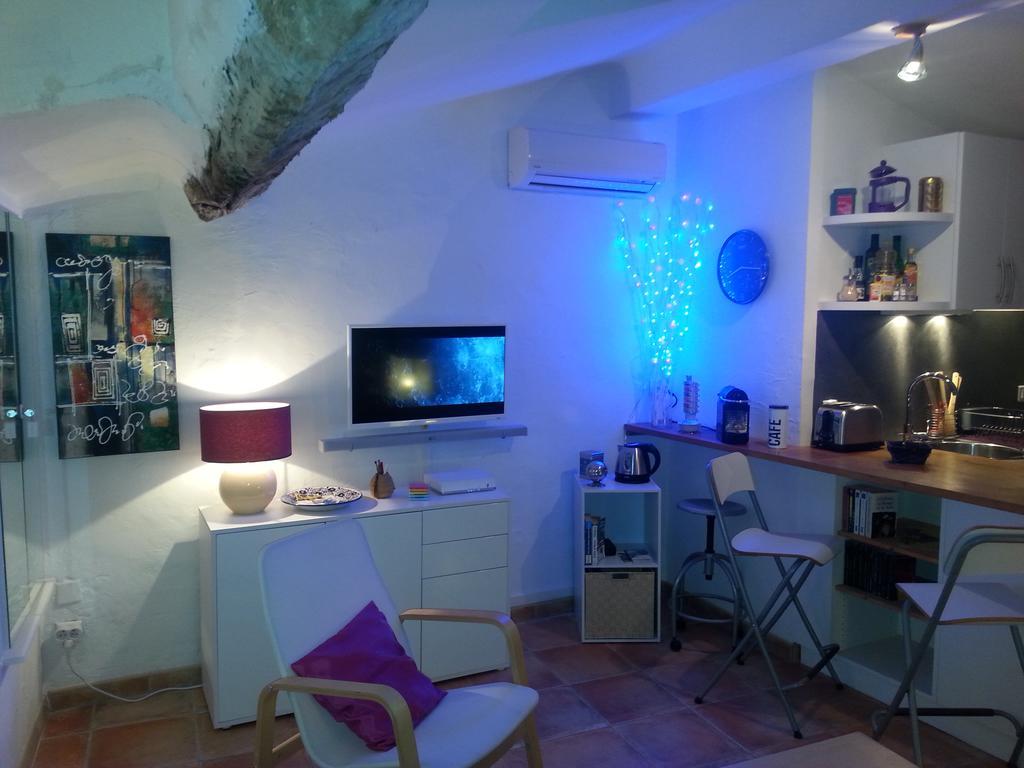Suquet26 Apartment Cannes Bagian luar foto