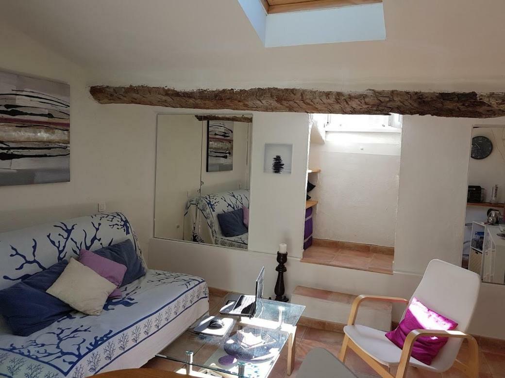 Suquet26 Apartment Cannes Bagian luar foto